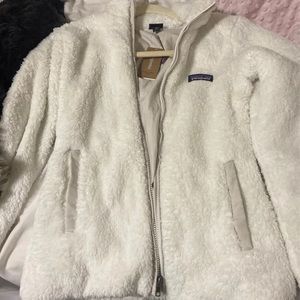 white patagonia jacket